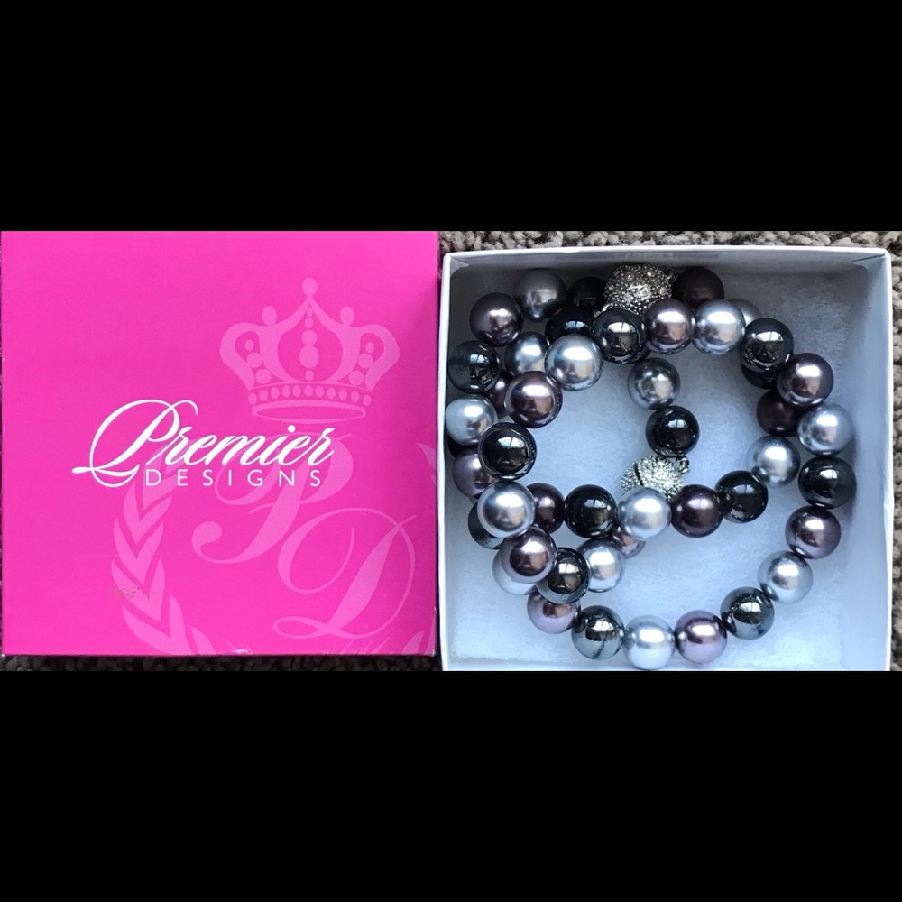 Brand new in box Premier jewelry set - Picture 2 of 2